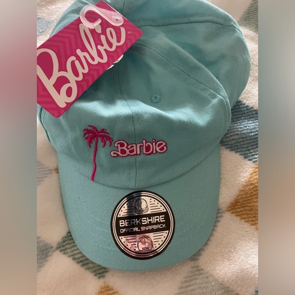 NWT- ⭐️ TWO DISNEY BARBIE 🩷
BEAUTIFUL EMBROIDERED BASEBALL CAPS - Picture 8 of 14